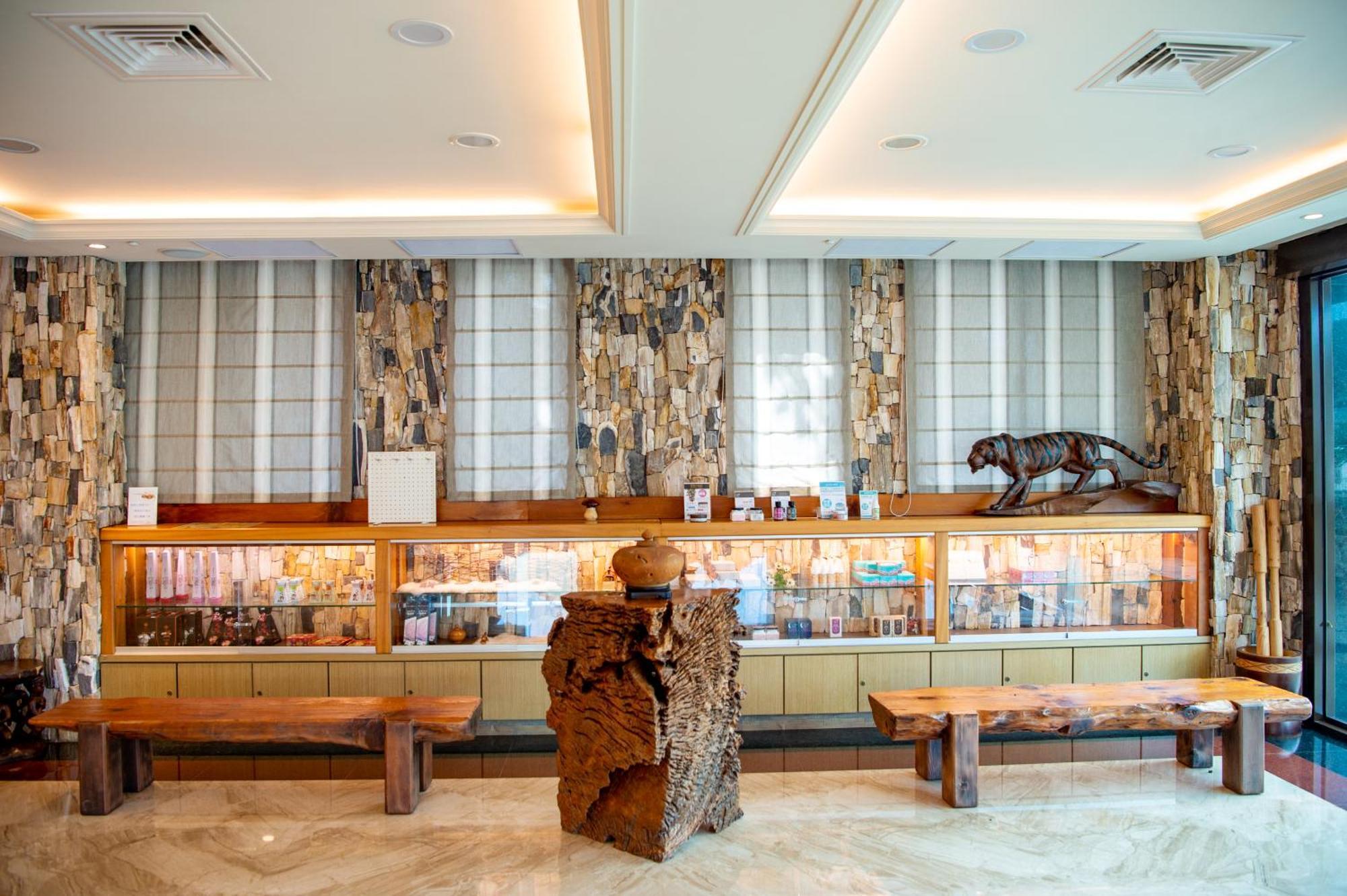 Classic Hotel Shvatan Nantou Exterior photo